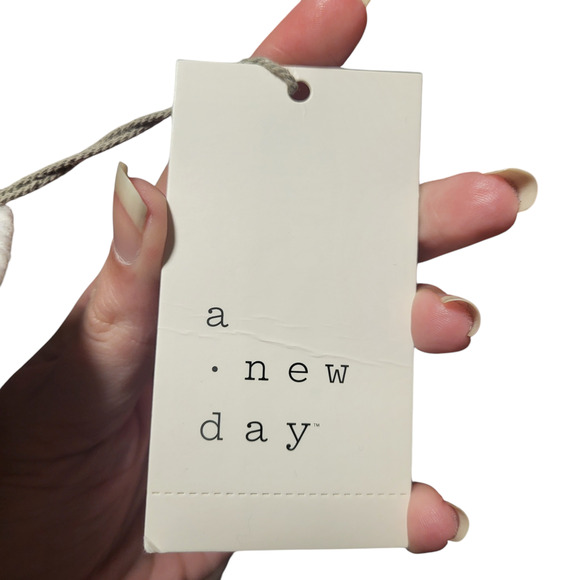 NWT A New Day Black and white top, size xl - Picture 7 of 7